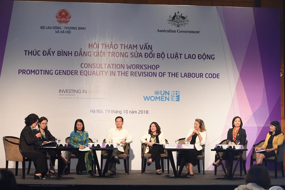 Hội thảo tham vấn về bình đẳng giới trong Bộ luật Lao động 
